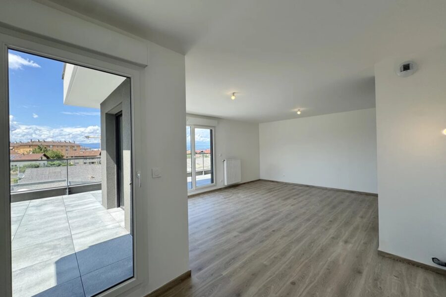 Appartement à vendre à Thonon-les-Bains — Vue sur la ville — photo 3