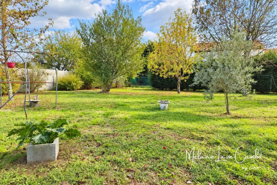 Maison à vendre à Val-de-Livenne — Vue nature — photo 1