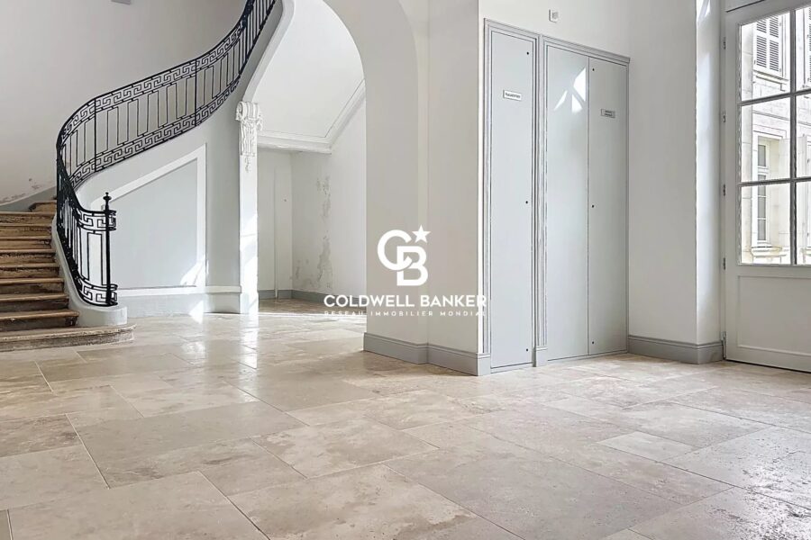 Appartement à vendre à Rochefort — Vue sur la ville — photo 4
