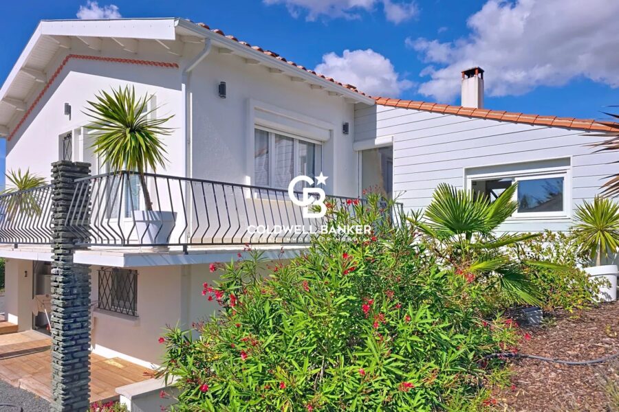 Maison à vendre à Saint-Michel-en-l&rsquo;Herm — Vue parc & jardin — photo 2
