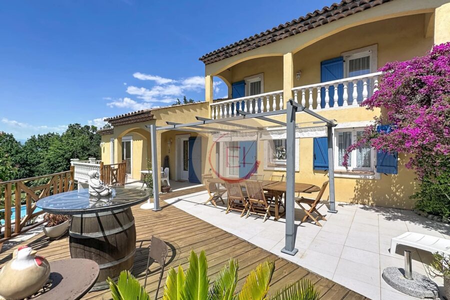 Maison à vendre à Les Adrets-de-l&rsquo;Estérel — Vue montagne — photo 3