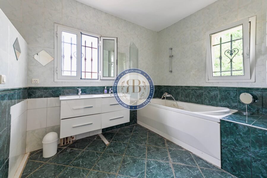 Maison à vendre à Châteauneuf-Grasse — Vue montagne — photo 16