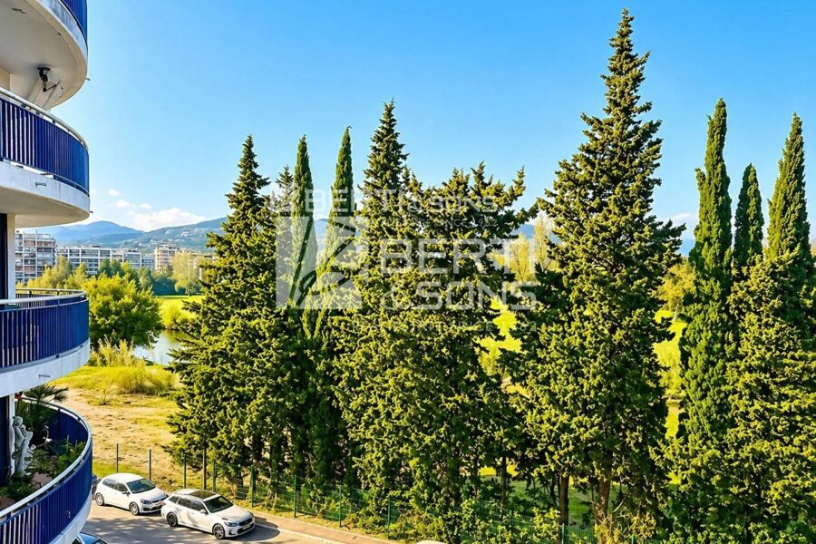 Appartement à vendre à Mandelieu-la-Napoule — Vue golf — photo 1
