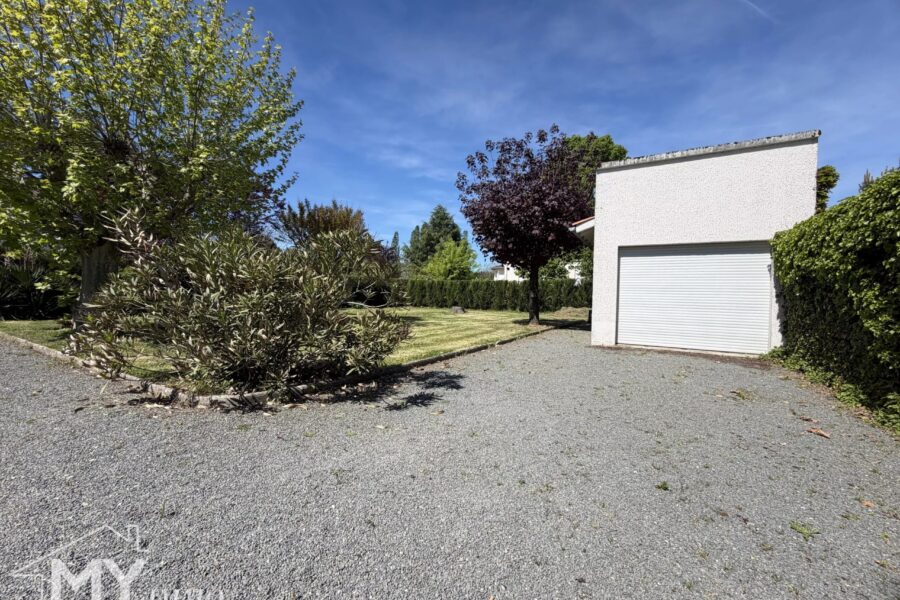 Maison à vendre à Pineuilh — Vue parc & jardin — photo 26