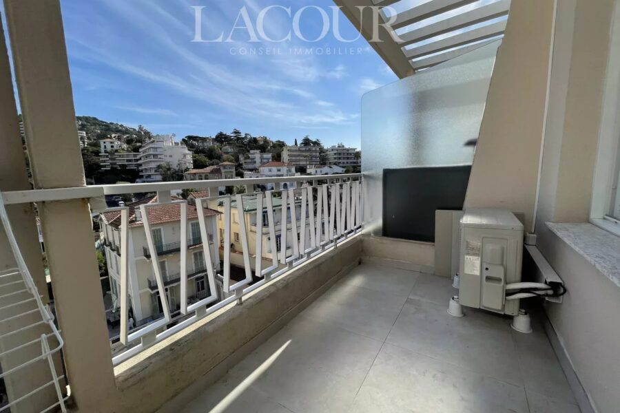 Appartement à louer à Cannes — Vue sur la ville — photo 8