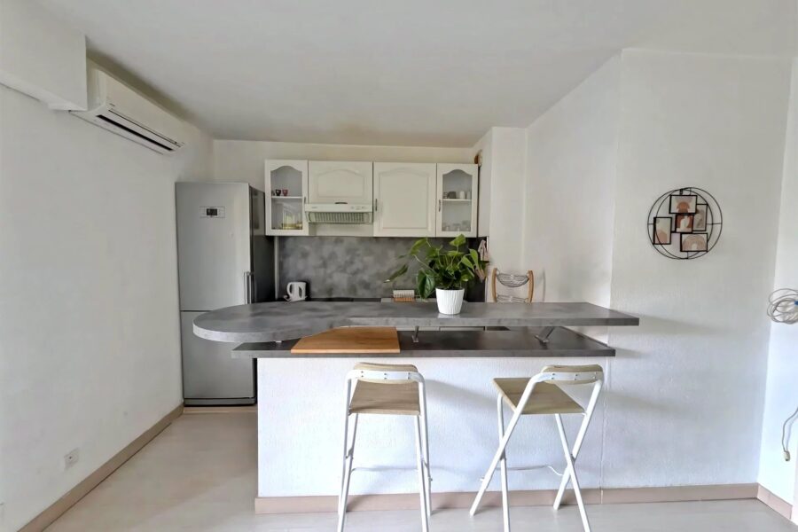 Appartement à vendre à Saint-Raphaël — Vue parc & jardin — photo 3