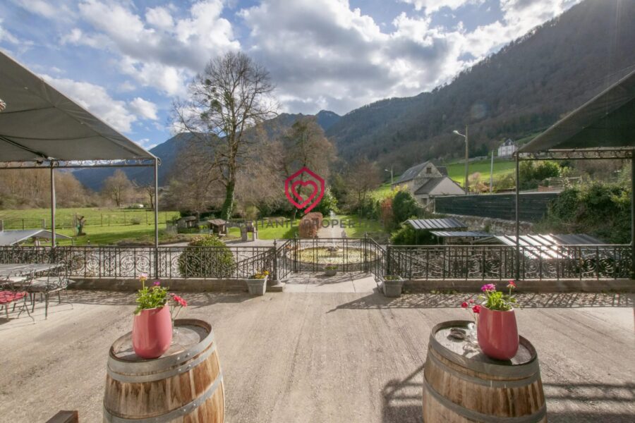 Maison à vendre à Saint-Béat — Vue montagne — photo 1