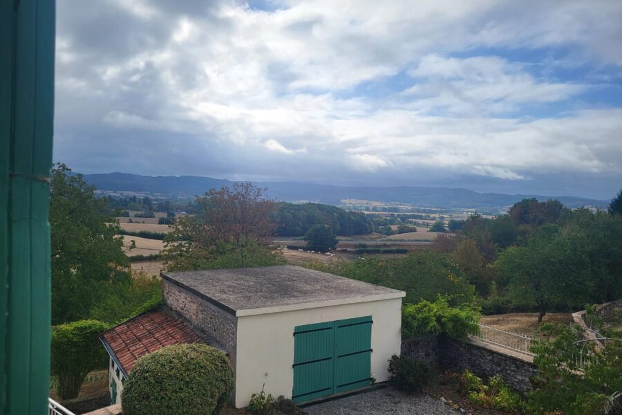 Maison à vendre à Dommartin — Vue montagne — photo 1