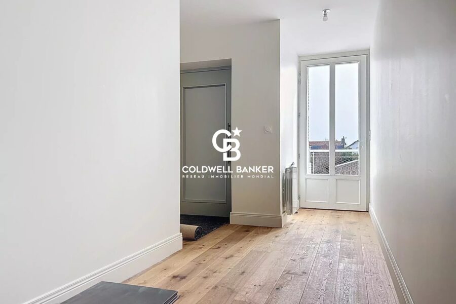 Appartement à vendre à Rochefort — Vue sur la ville — photo 11