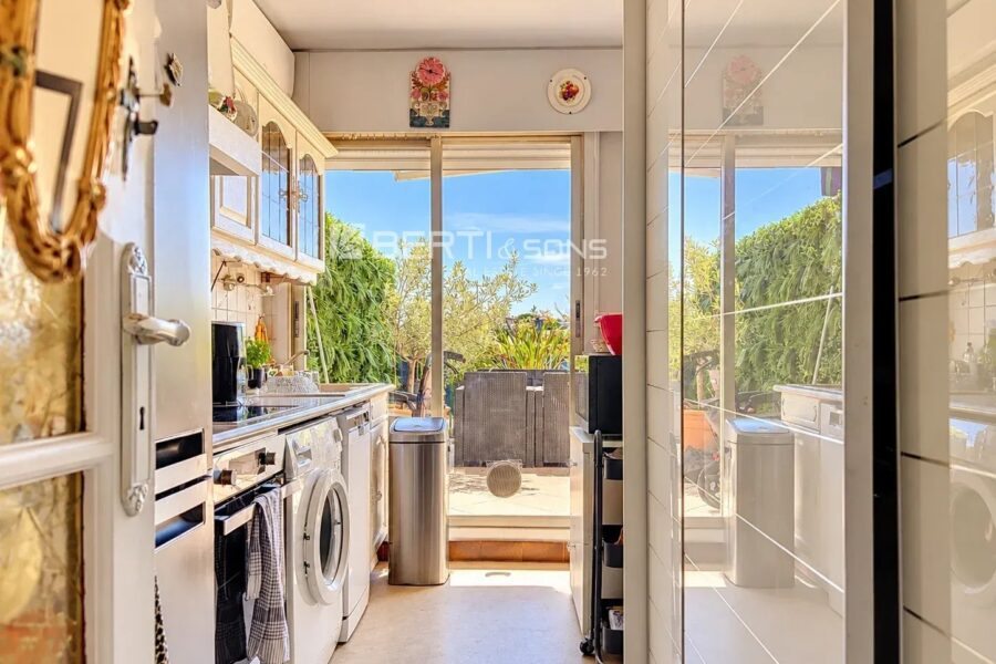 Appartement à vendre à Antibes — Vue mer — photo 5