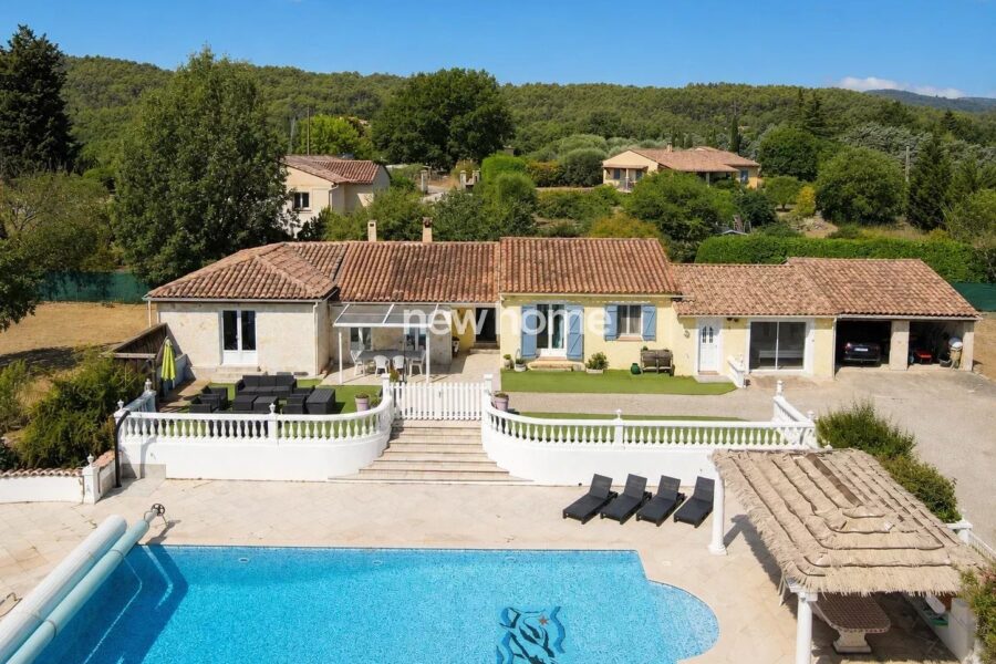 Maison à vendre à Fayence — Vue parc & jardin — photo 2
