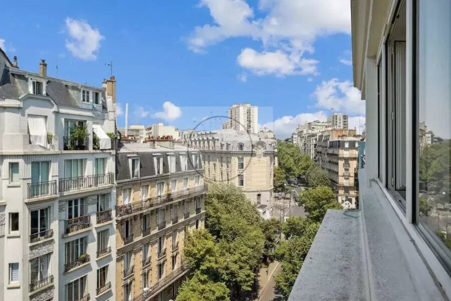 Appartement à vendre à Paris 20e arrondissement — Vue sur la ville — photo 1