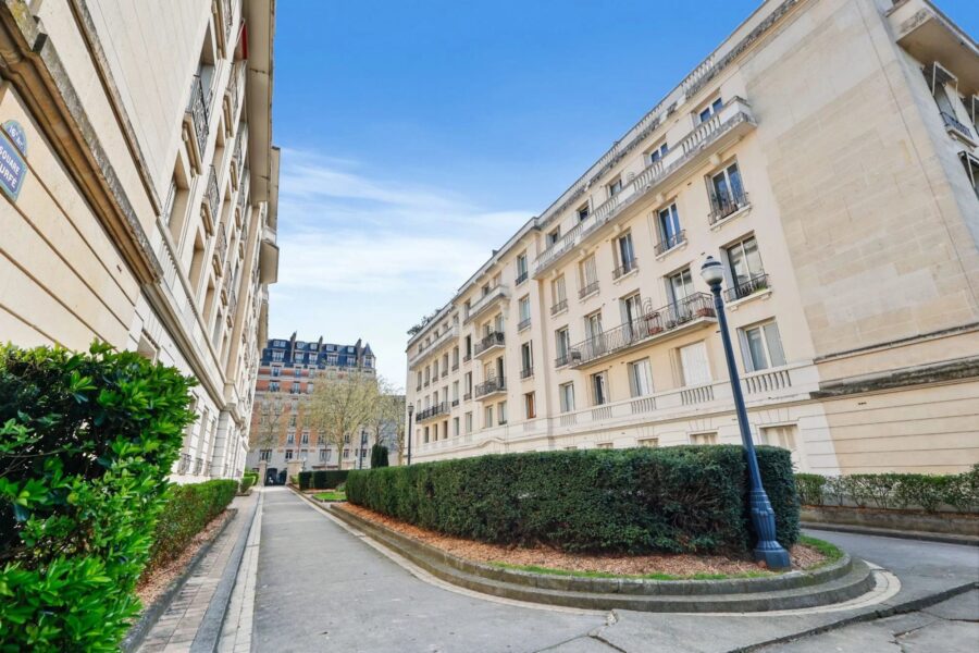 Appartement à vendre à Paris 16e arrondissement — Vue sur la ville — photo 10
