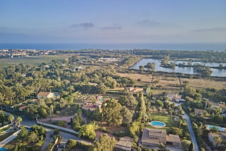 Maison à vendre à La Londe-les-Maures — Vue parc & jardin — photo 37