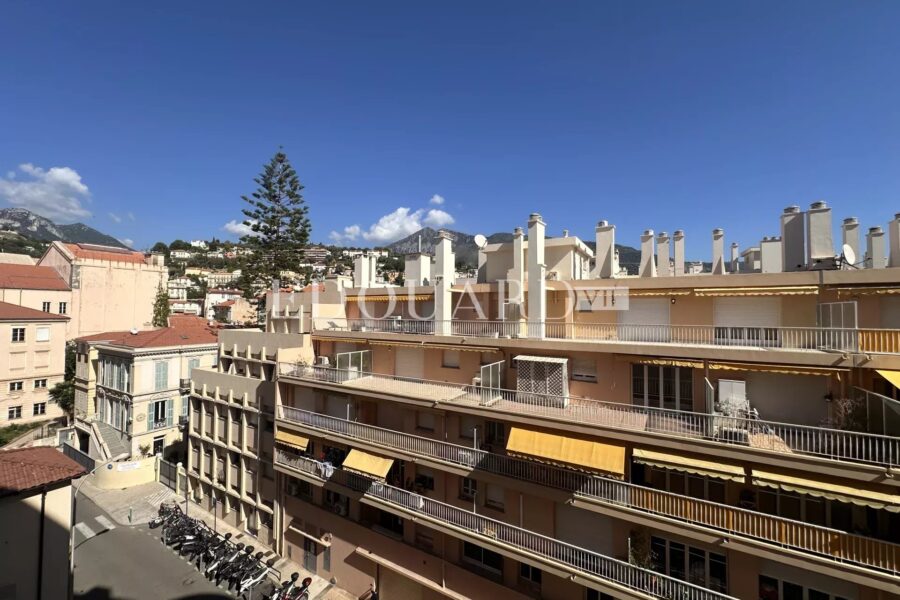 Appartement à vendre à Menton — Vue sur la ville — photo 1