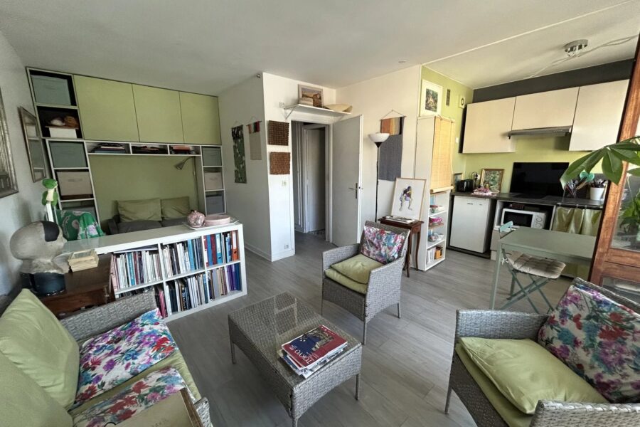 Appartement à vendre à Paris 18e arrondissement — Vue nature — photo 7