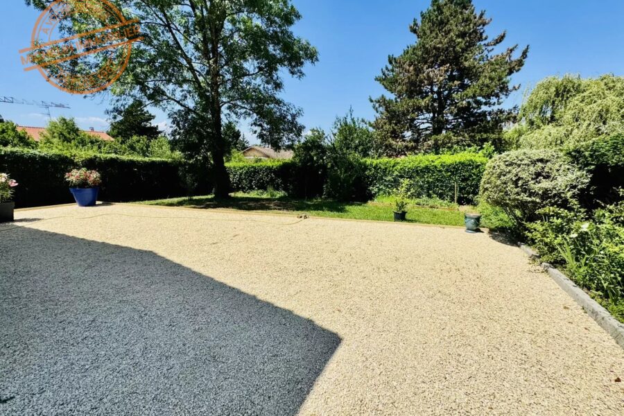 Maison à vendre à Champagne-au-Mont-d&rsquo;Or — Vue nature — photo 9