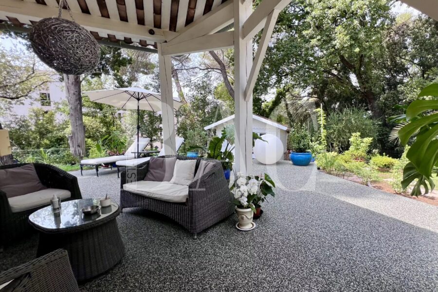 Maison à vendre à Cannes — Vue parc & jardin — photo 3