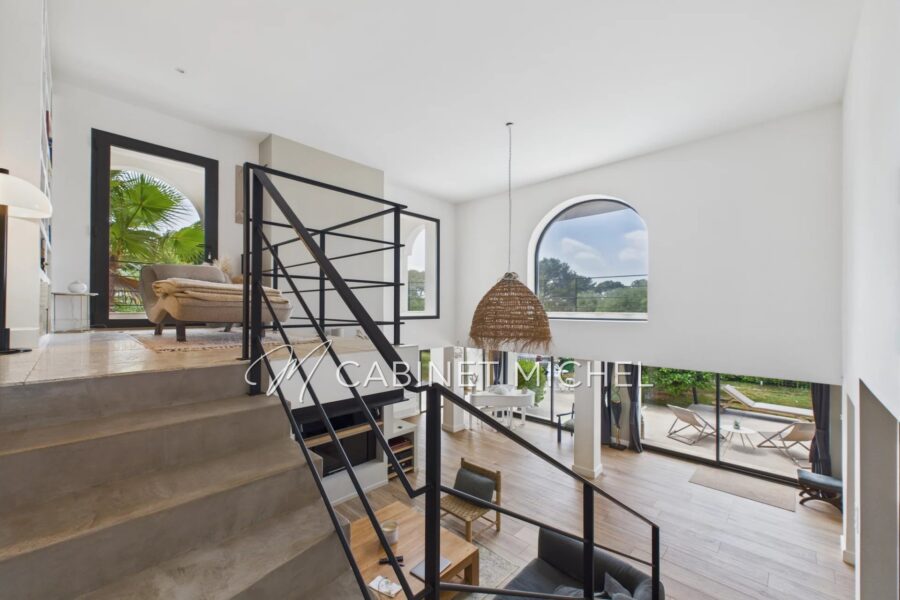 Maison à vendre à Roquefort-les-Pins — Vue parc & jardin — photo 8