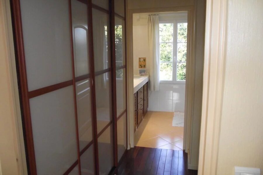 Maison à vendre à Saint-romain-de-benet — Vue parc & jardin — photo 10