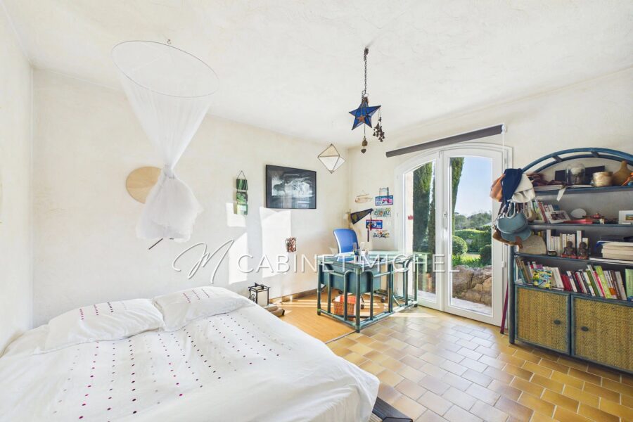 Maison à vendre à Roquefort-les-Pins — Vue dégagée — photo 16