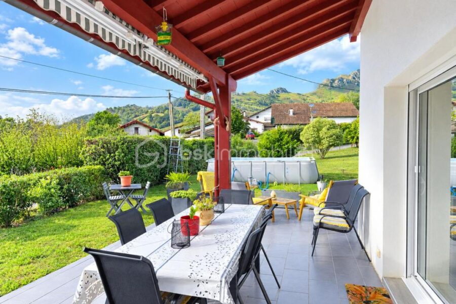 Maison à vendre à Saint-Étienne-de-Baïgorry — Vue montagne — photo 4