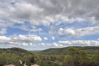 Terrain à vendre à Taradeau