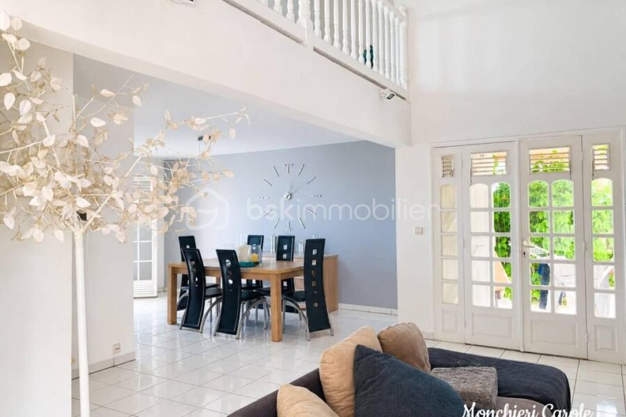 Maison à vendre à Capesterre-Belle-Eau — Vue mer — photo 5