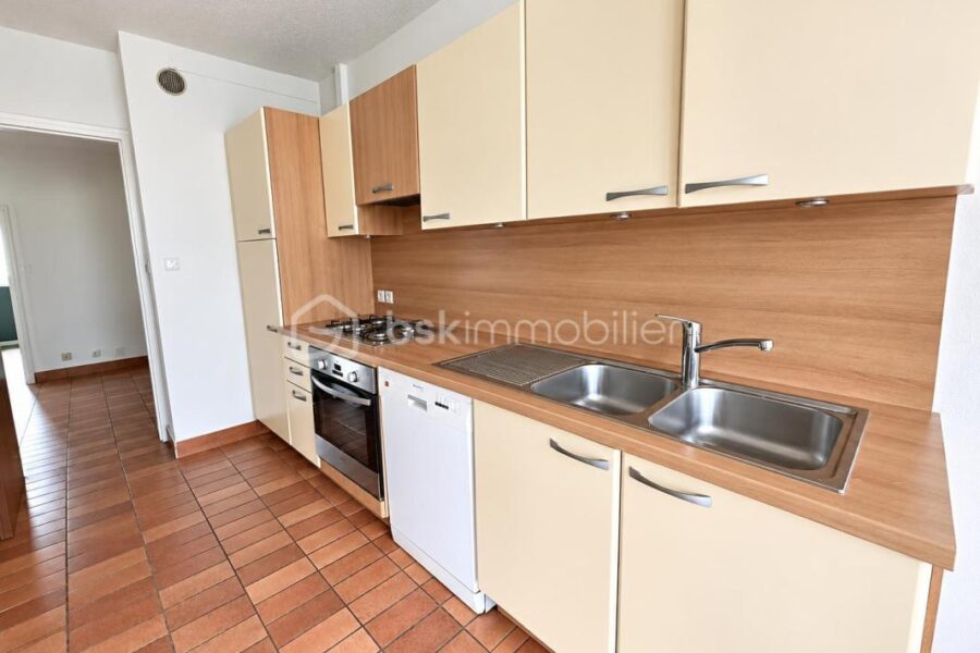 Appartement à vendre à Saint-Jean-de-Maurienne — Vue montagne — photo 4