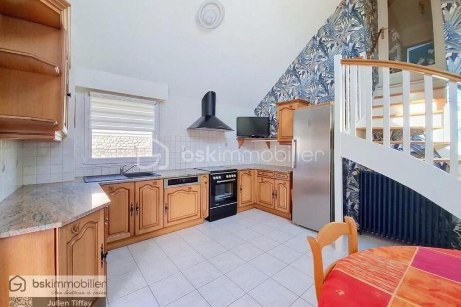 Maison à vendre à Beaucé — Vue parc & jardin — photo 4