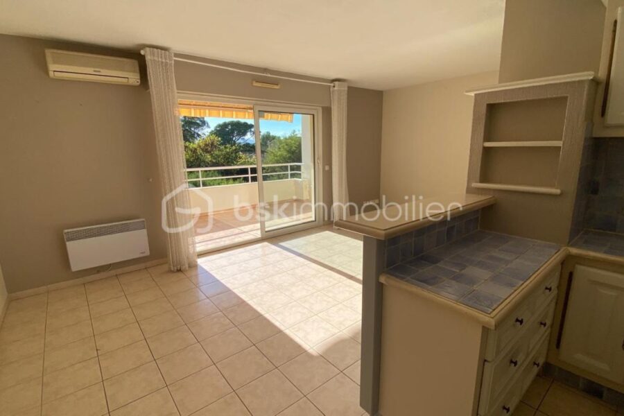 Appartement à vendre à Saint-Raphaël — Vue nature — photo 3
