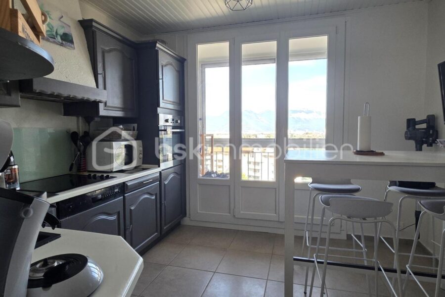 Appartement à vendre à Le Pont-de-Claix — Vue montagne — photo 3