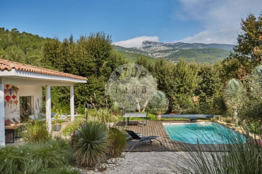 Maison à vendre à Cuges-les-Pins — Vue nature — photo 1