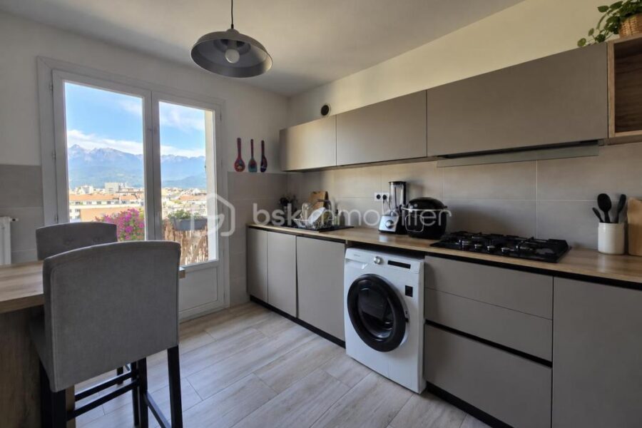Appartement à vendre à Grenoble — Vue montagne — photo 3