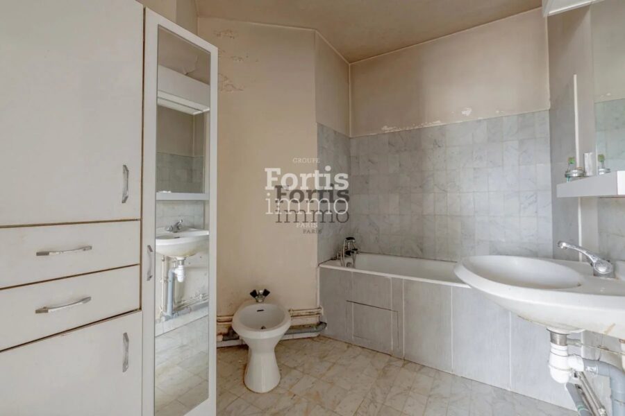 Appartement à vendre à Paris 4e arrondissement — Vue sur la ville — photo 8