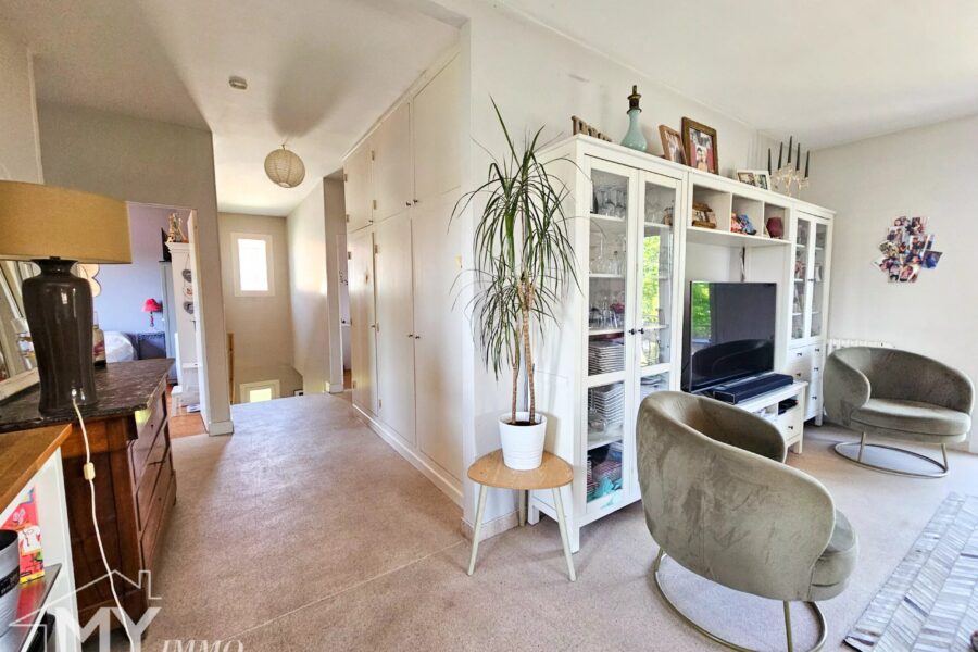 Maison à vendre à Pineuilh — Vue parc & jardin — photo 3