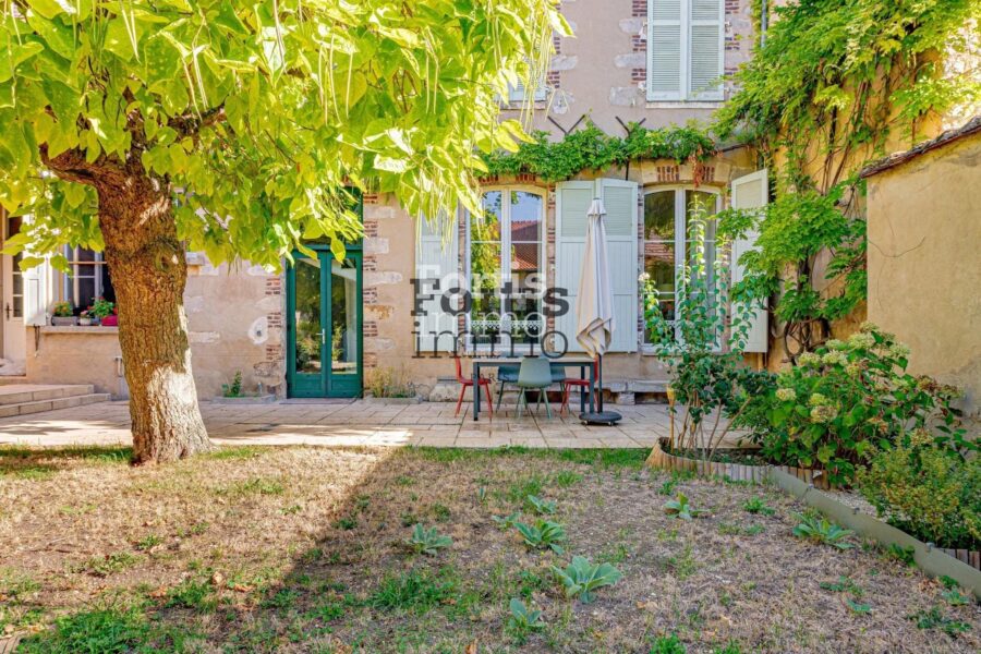 Maison à vendre à Villeneuve-sur-Yonne — Vue parc & jardin — photo 33