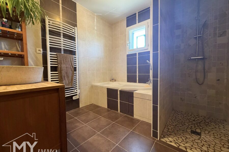 Maison à vendre à Le Fleix — Vue parc & jardin — photo 12