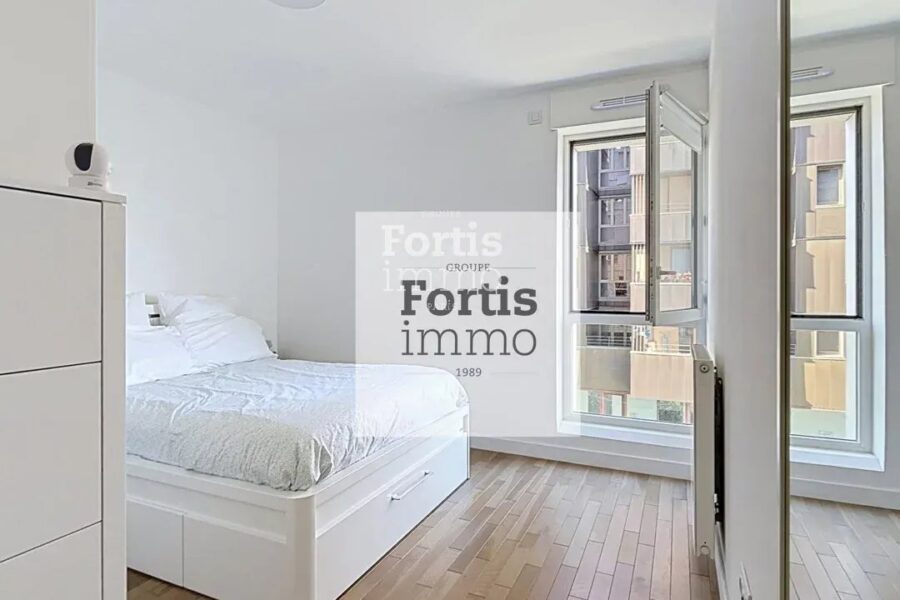 Appartement à vendre à Paris 13e arrondissement — Vue sur la ville — photo 10