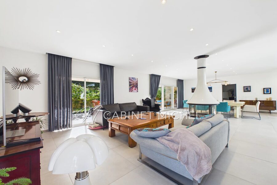 Maison à vendre à Le Rouret — Vue montagne — photo 11