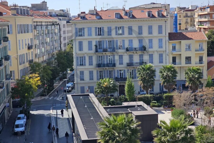 Appartement à vendre à Nice — Vue sur la ville — photo 2