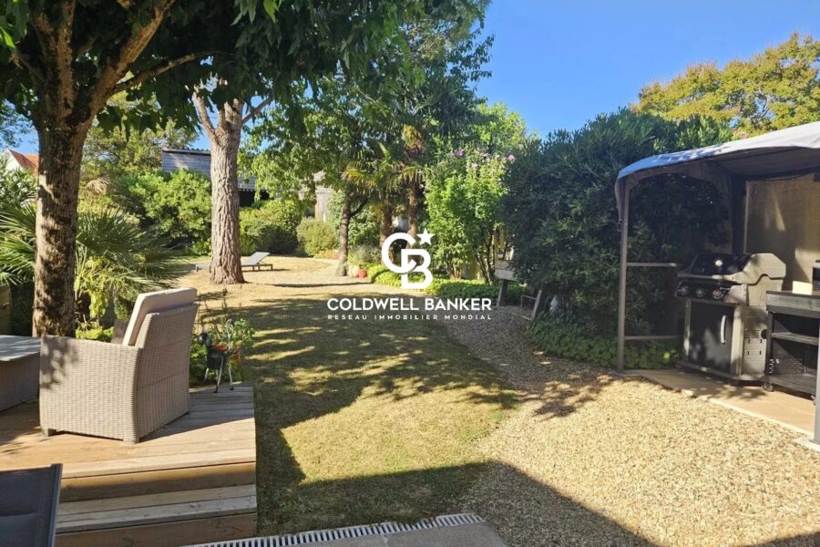 Maison à vendre à Saintes — Vue parc & jardin — photo 3
