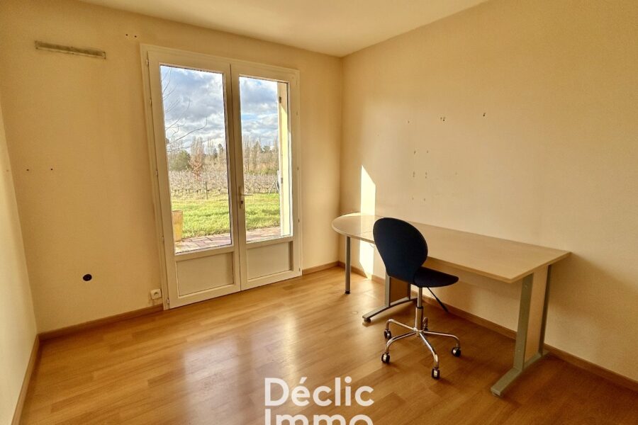 Maison à vendre à Carignan-de-Bordeaux — Vue vignes — photo 10