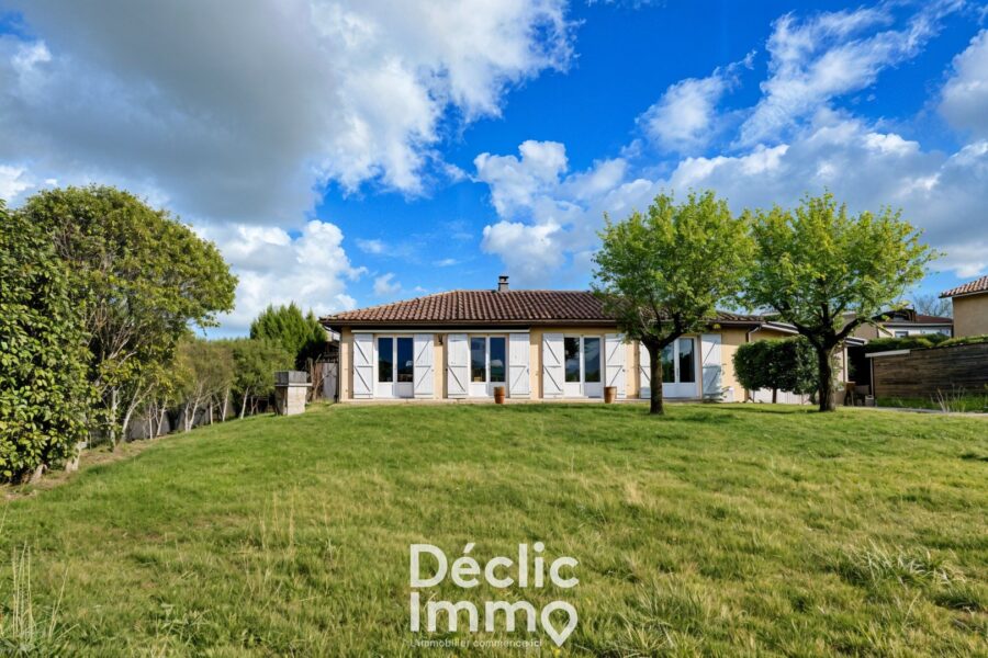 Maison à vendre à Carignan-de-Bordeaux — Vue vignes — photo 2