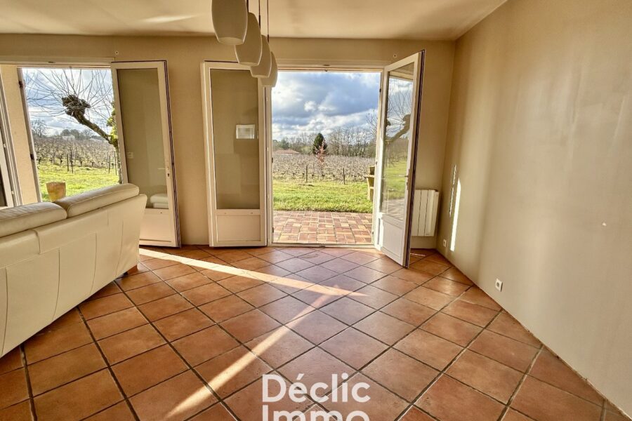 Maison à vendre à Carignan-de-Bordeaux — Vue vignes — photo 6