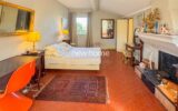 Maison à vendre à Saint-Paul-en-Forêt — Vue montagne — photo 10