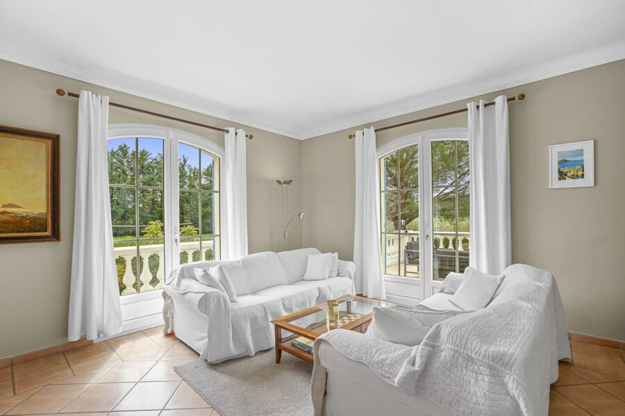 Maison à vendre à Draguignan — Vue parc & jardin — photo 19