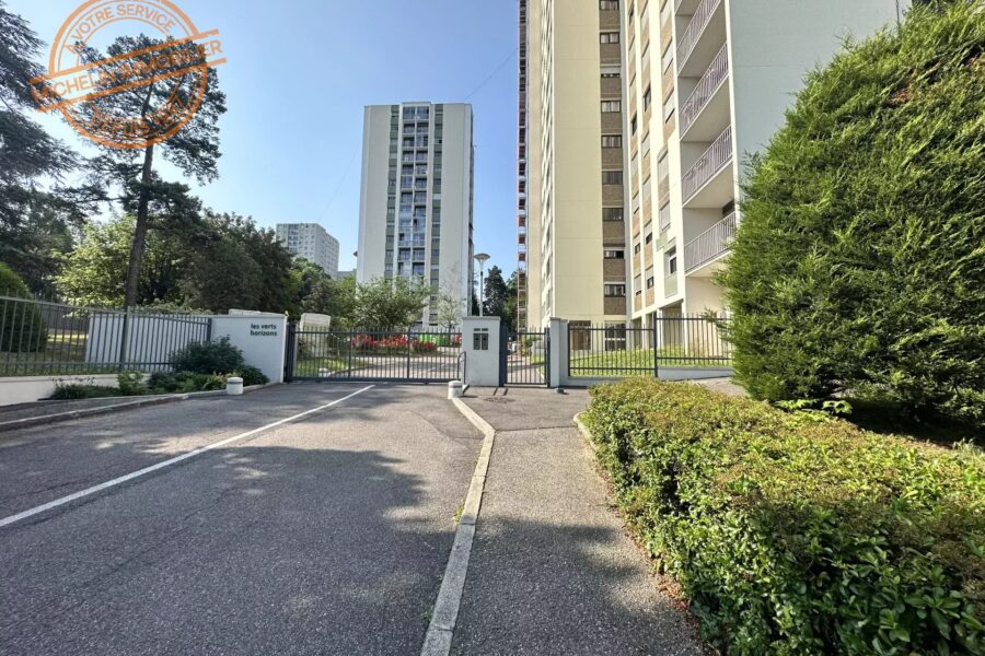 Appartement à vendre à Lyon 5e arrondissement — Vue sur la ville — photo 2