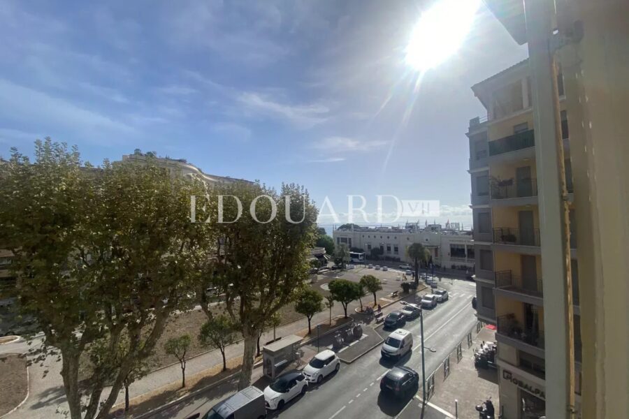 Appartement à vendre à Menton — Vue sur la ville — photo 1