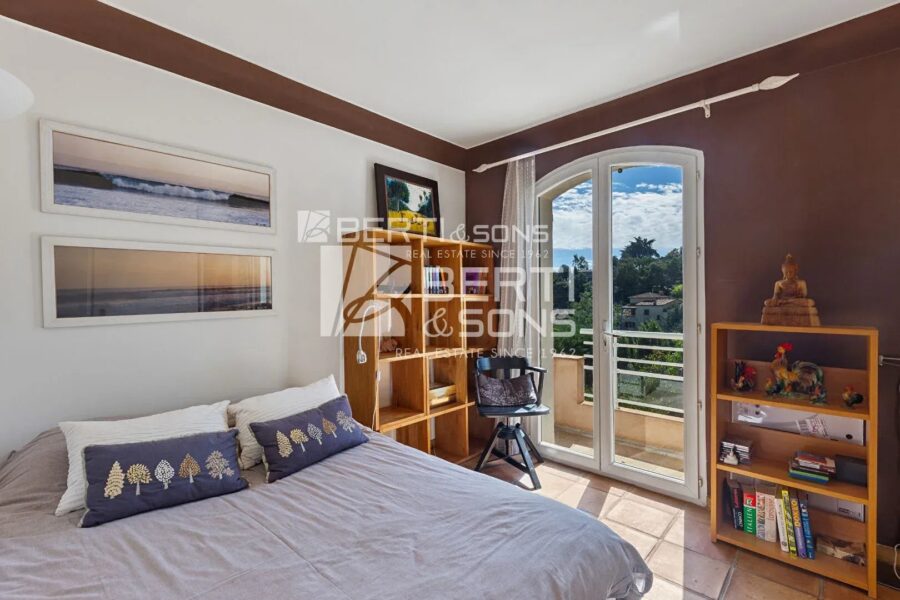 Maison à vendre à Mandelieu-la-Napoule — Vue mer — photo 9